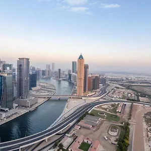 شقة Bnbme - Amna Tower, دبي